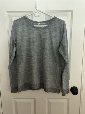 Lululemon Swiftly Tech Long Sleeve Relaxed Fit top shirt sz 12